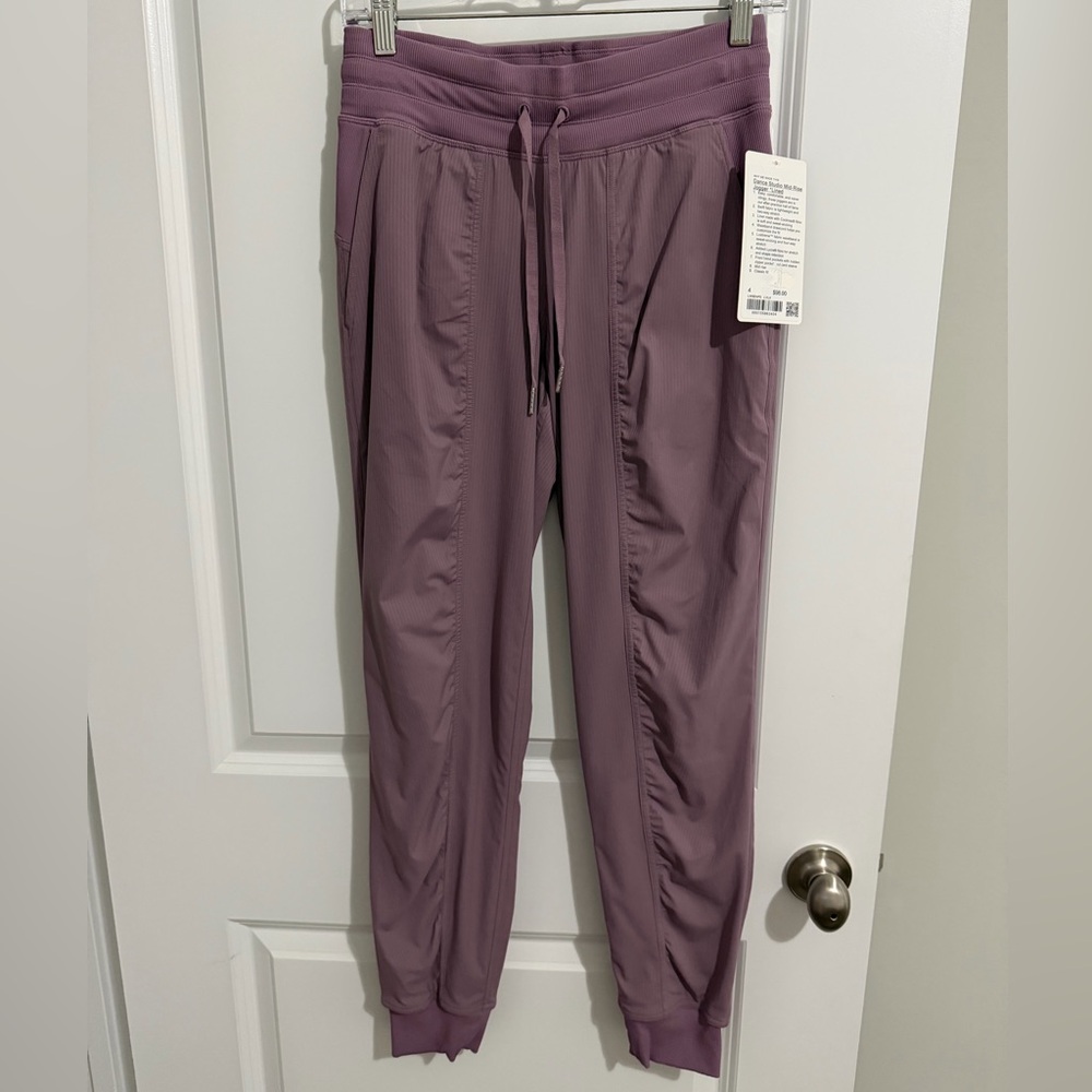 Lululemon Dance Studio Mid Rise Jogger Lined Lavender Luxe Size 4 NWT